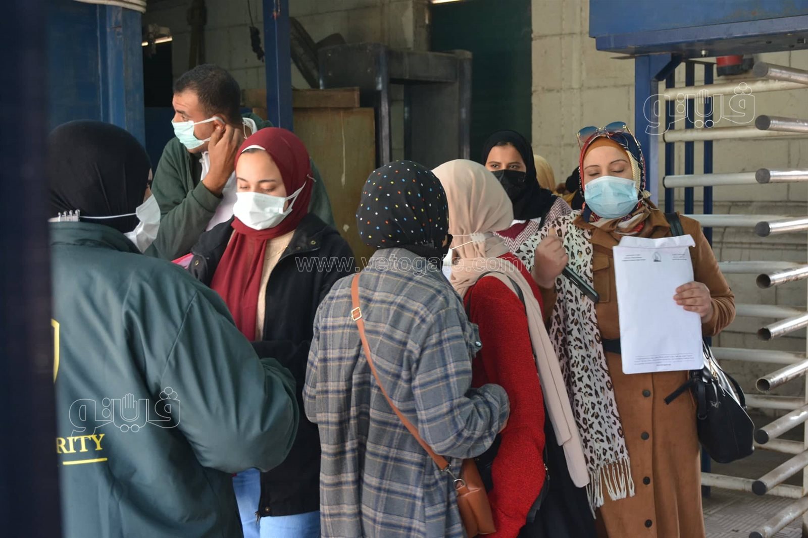 بوابات للتعقيم والتزام بارتداء الكمامات.. توافد طلاب جامعة القاهرة بأول أيام الترم الثاني12