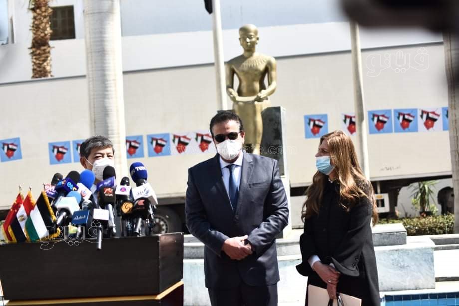 الصحة تسلم 500 ألف جرعة من لقاح سينوفاك إلى فلسطين9