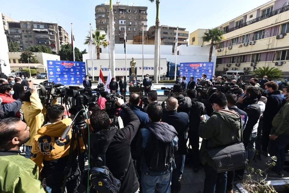 الصحة تسلم 500 ألف جرعة من لقاح سينوفاك إلى فلسطين20