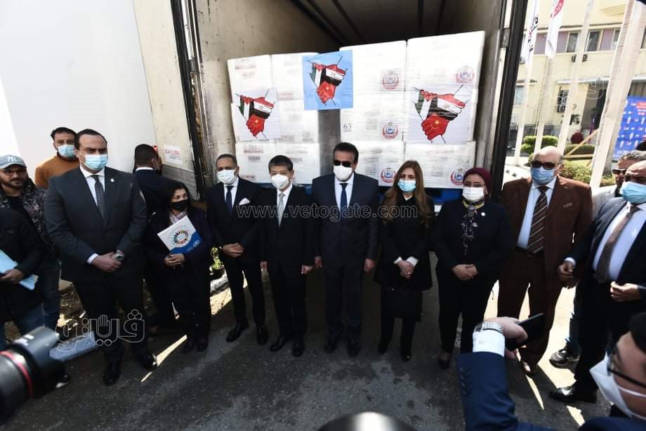 الصحة تسلم 500 ألف جرعة من لقاح سينوفاك إلى فلسطين23