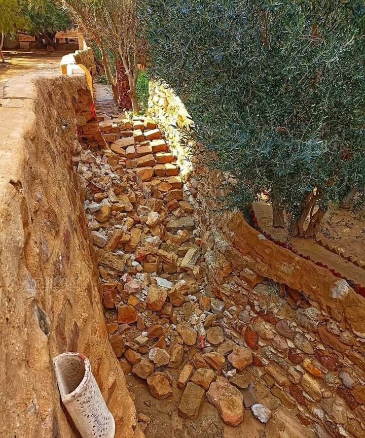 تلفيات بطريق دير الأنبا بولا بسبب السيول (7)