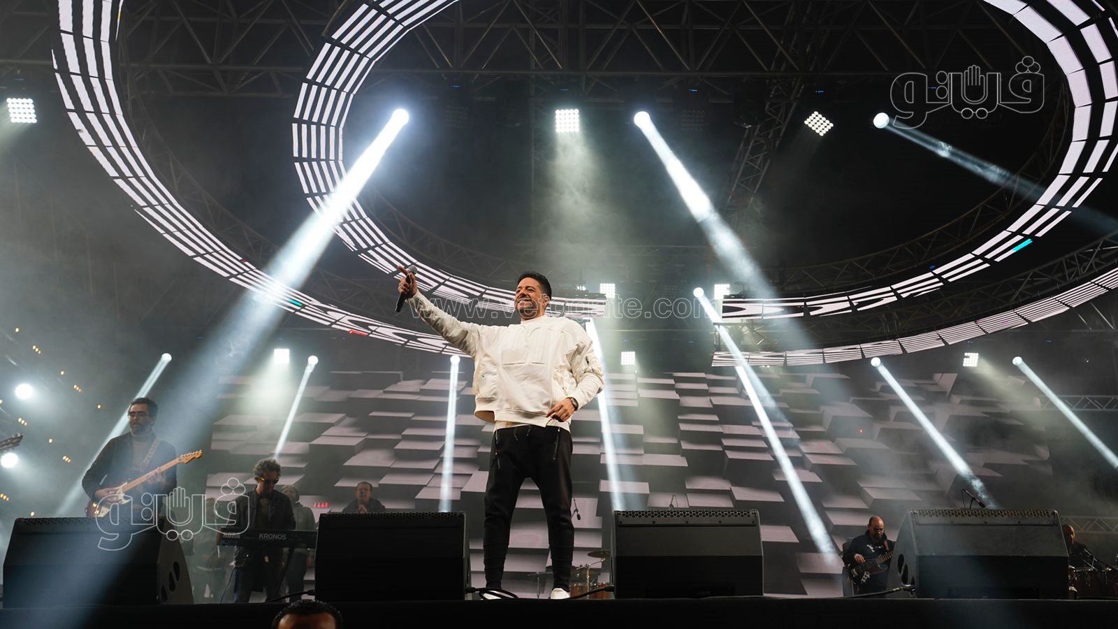 حماقي يتالق في أضخم حفلات الشيخ زايد (12)