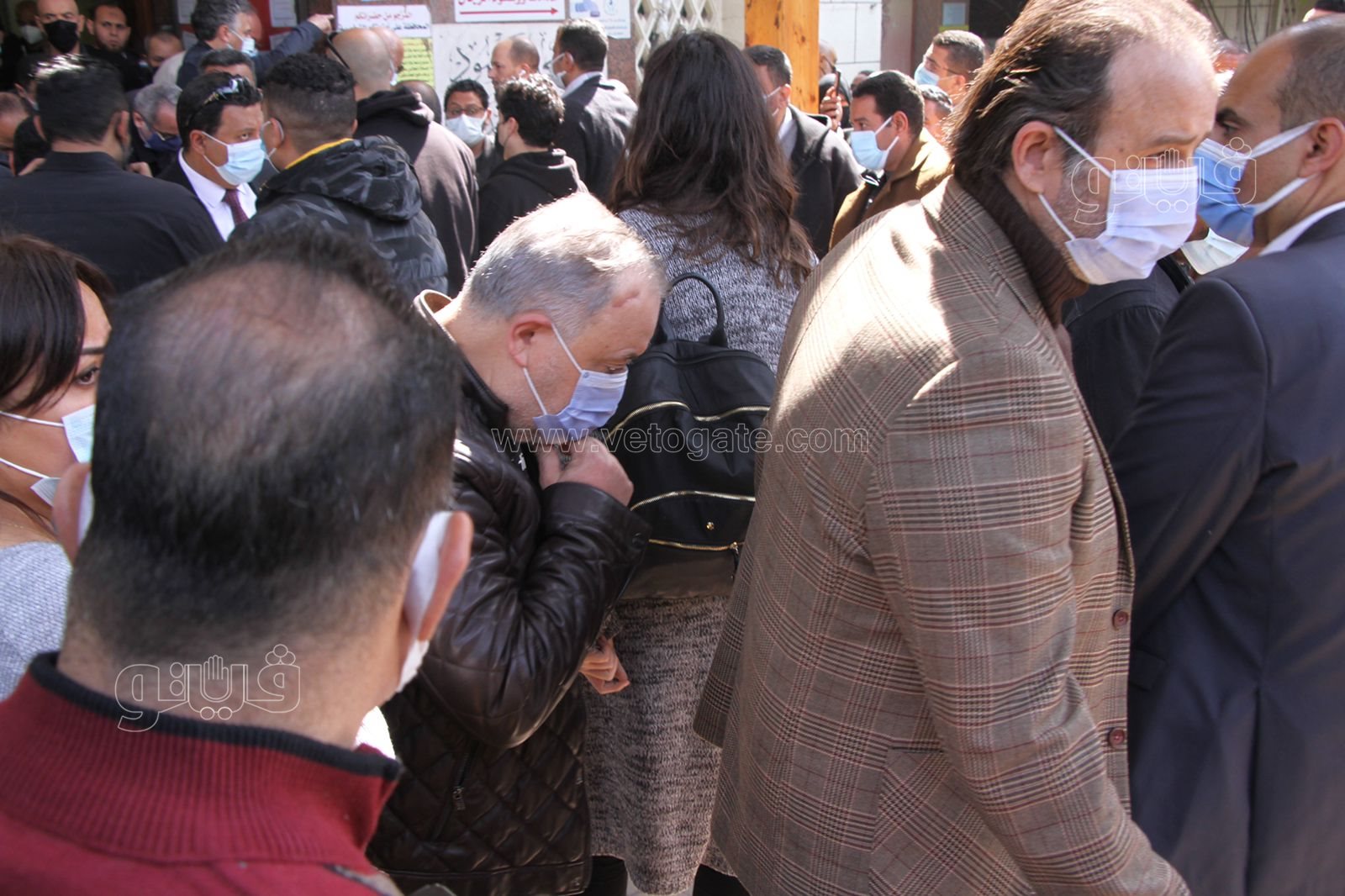 لحظة تشييع جثمان جالا فهمي من مسجد مصطفى محمود (20)