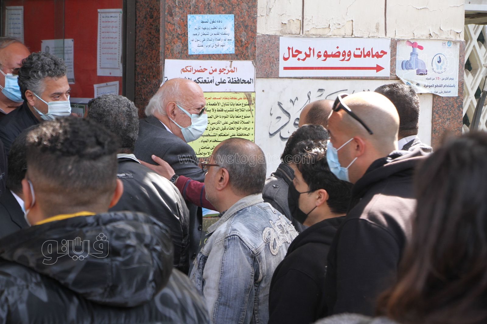 لحظة تشييع جثمان جالا فهمي من مسجد مصطفى محمود (25)