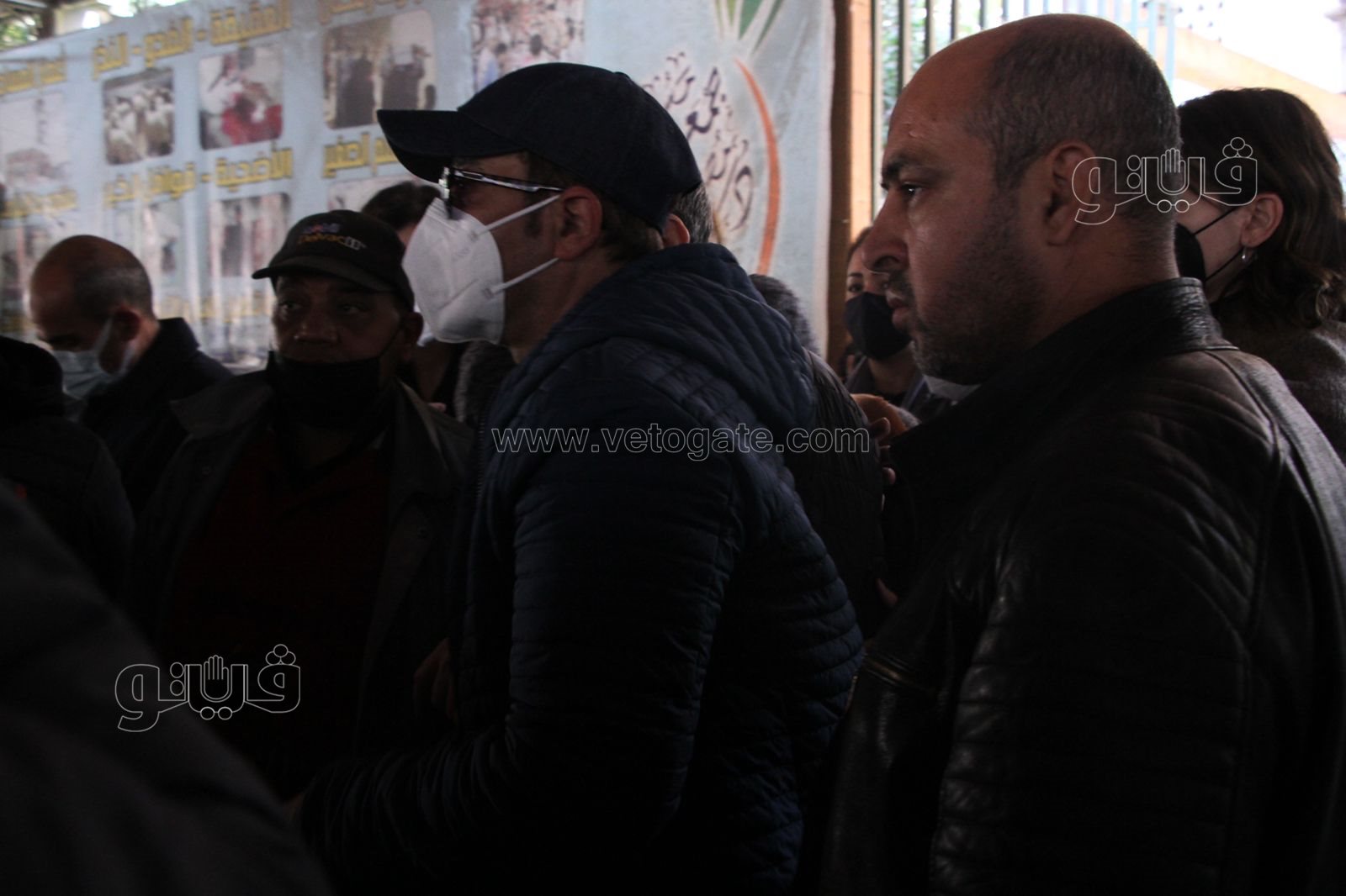 لحظة تشييع جثمان جالا فهمي من مسجد مصطفى محمود (27)