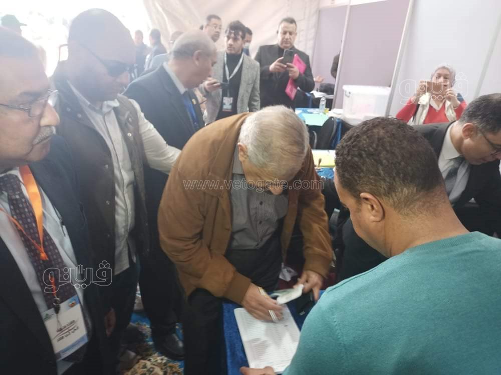 إبراهيم محلب يدلي بصوته في انتخابات المهندسين بالقاهرة (1)