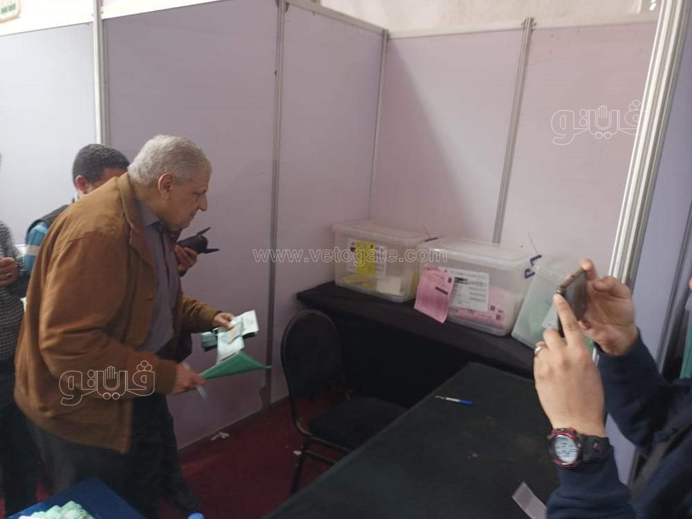 إبراهيم محلب يدلي بصوته في انتخابات المهندسين بالقاهرة (3)