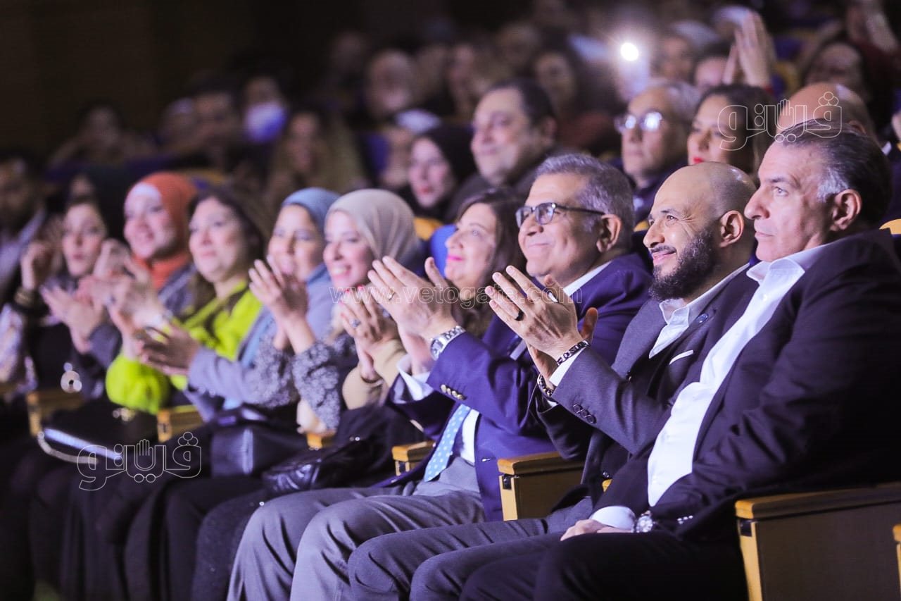 بهاء سلطان يشعل أوبرا جامعة مصر للعلوم والتكنولوجيا وسط حشود جماهيرية ضخمة (1)