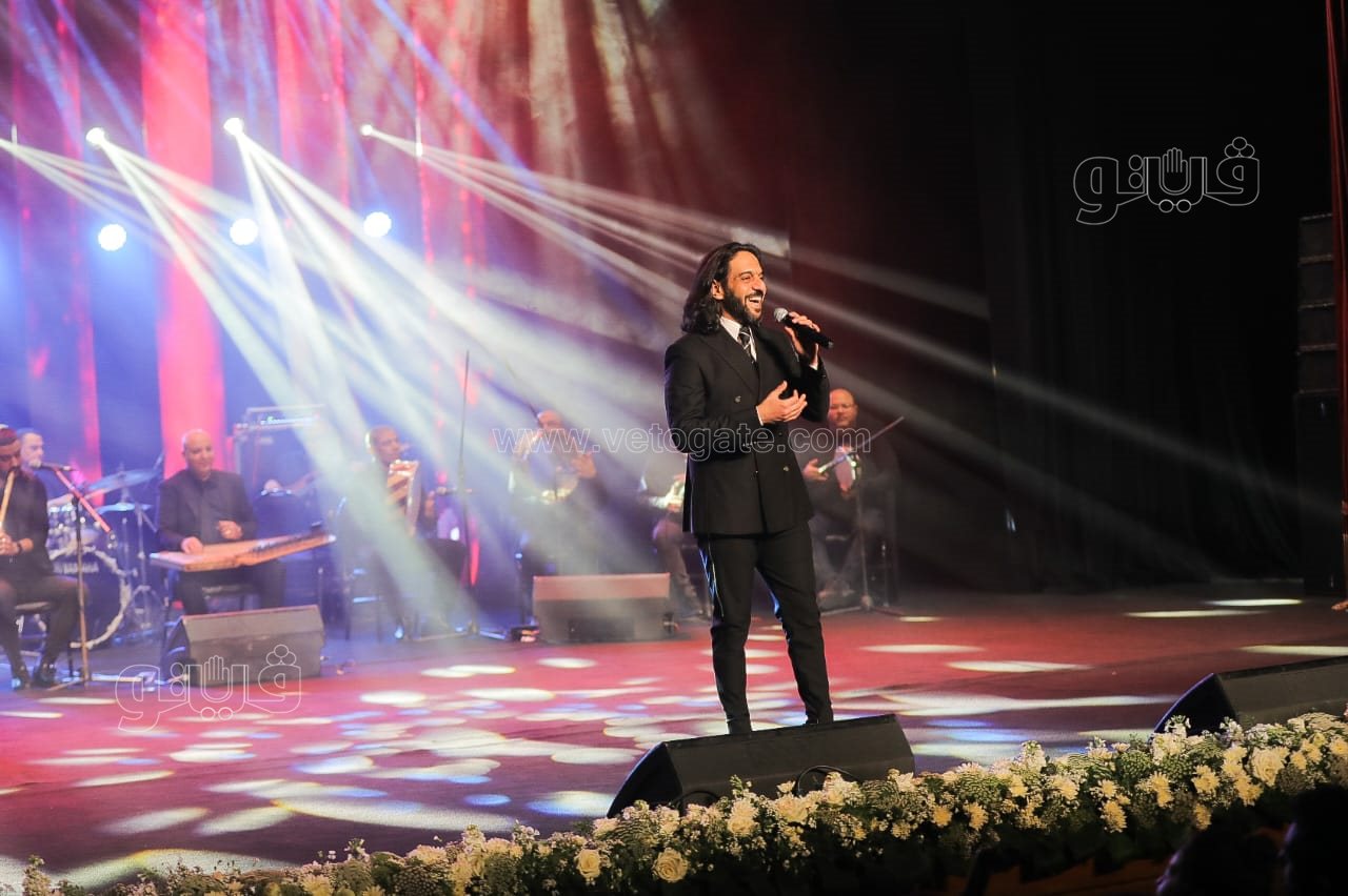 بهاء سلطان يشعل أوبرا جامعة مصر للعلوم والتكنولوجيا وسط حشود جماهيرية ضخمة (2)