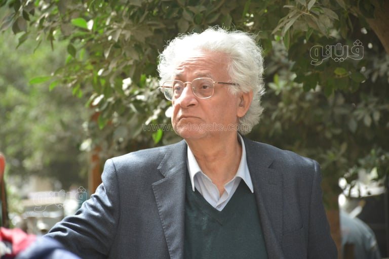 أصدقاء إياد داود يودعونه لمثواه الأخير بالبكاء (2)