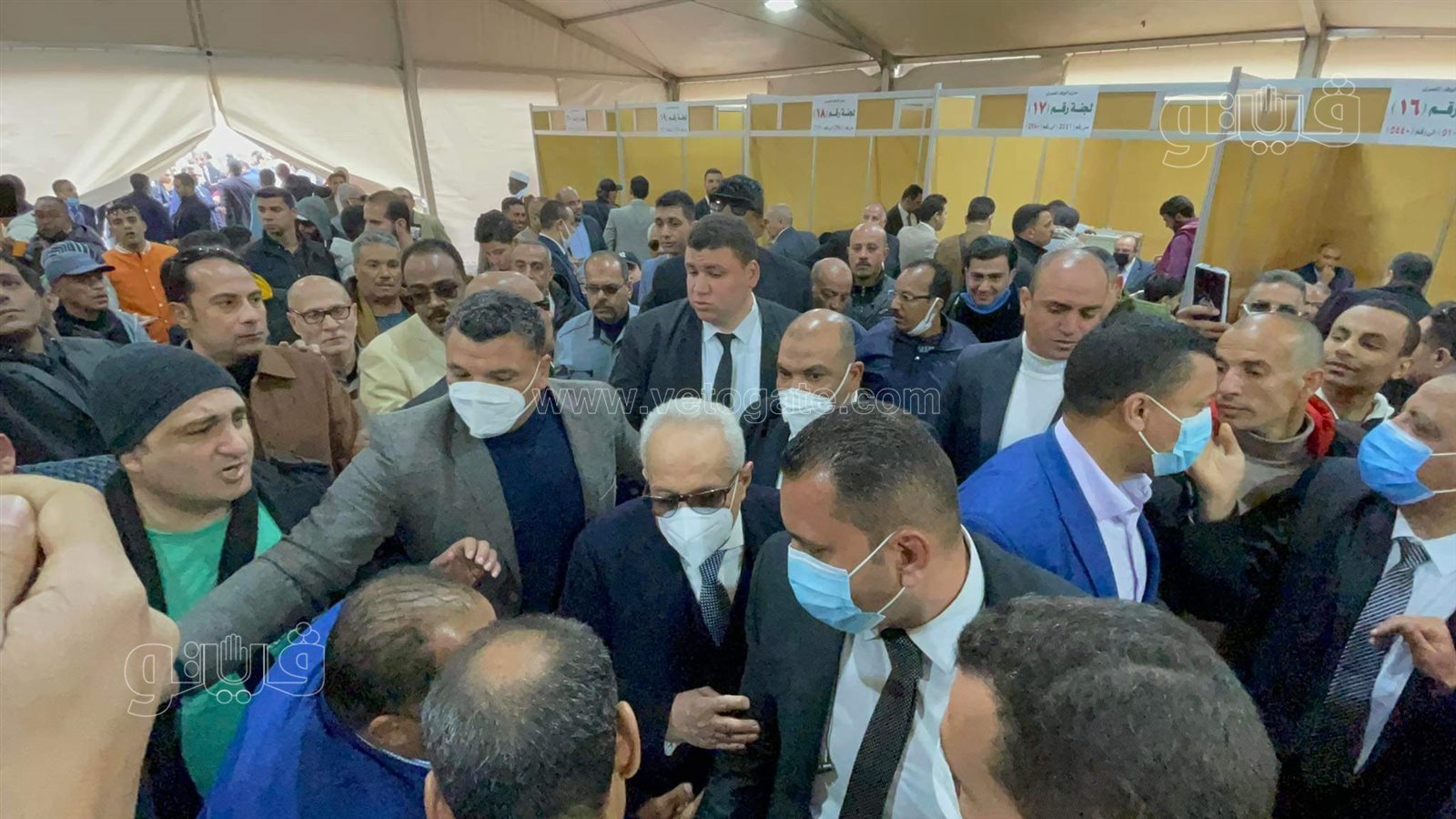 أبو شقة يصل مقار الاقتراع للإدلاء بصوته في انتخابات رئاسة الوفد (7)