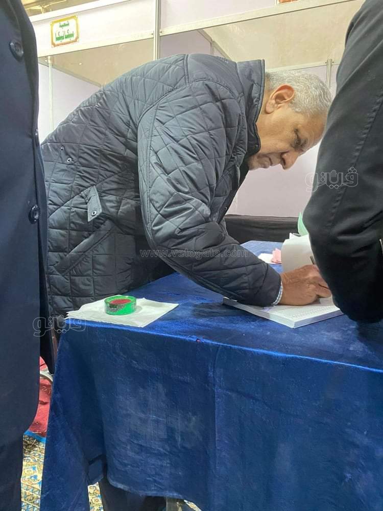 إبراهيم محلب يدلي بصوته في جولة الإعادة بانتخابات المهندسين على مقعد النقيب العام (2)