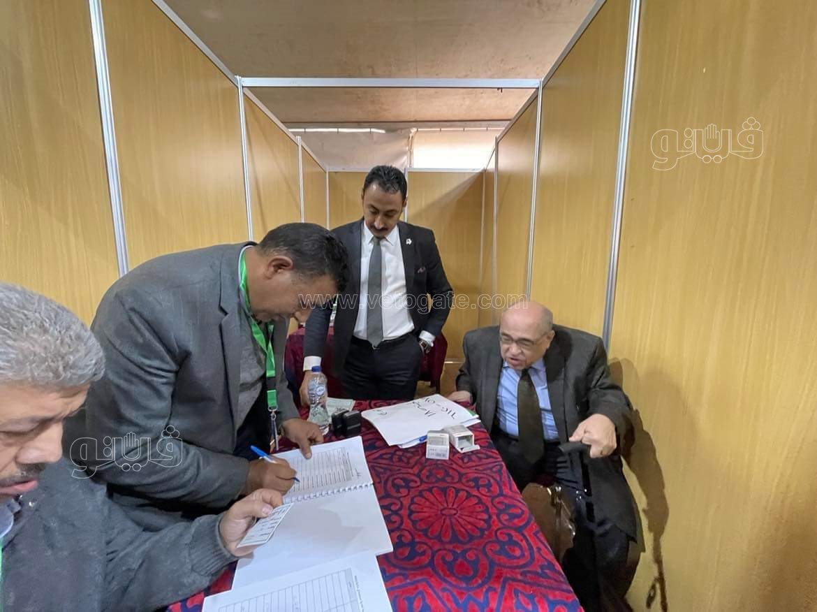 مصطفى الفقى يدلى بصوته فى انتخابات رئاسة حزب الوفد (1)