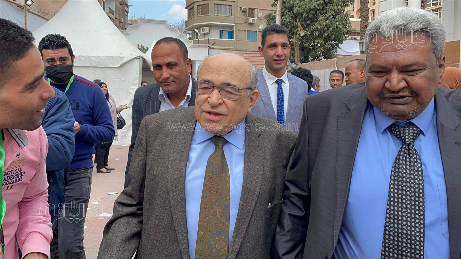 مصطفى الفقى يدلى بصوته فى انتخابات رئاسة حزب الوفد (6)