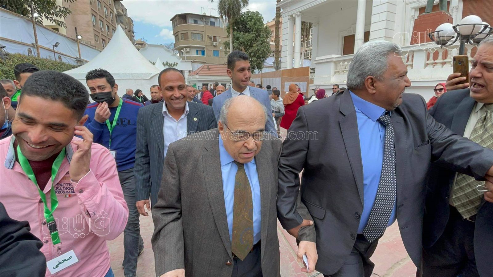 مصطفى الفقى يدلى بصوته فى انتخابات رئاسة حزب الوفد (8)