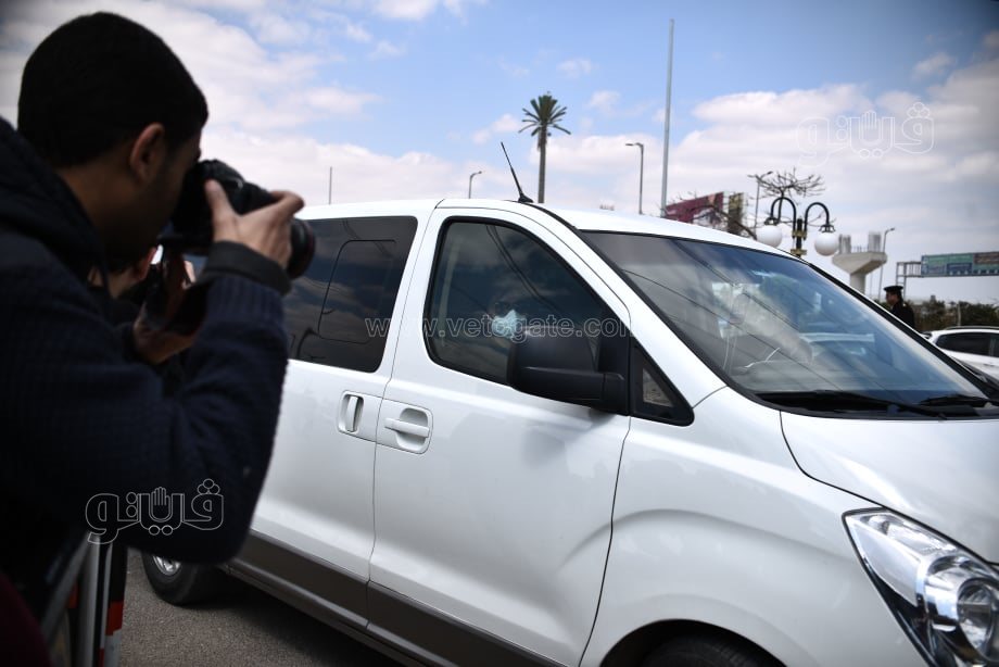 وصول جثمان أنيسة حسونة لصلاة الجنازة عليها بمسجد الشرطة (7)