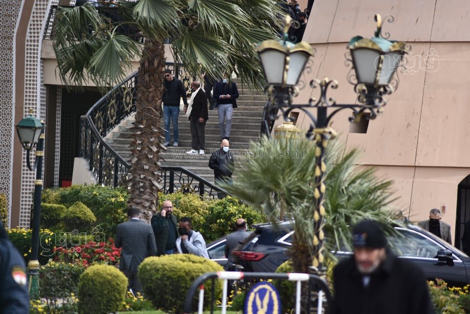 المئات يشاركون في صلاة الجنازة على أنيسة حسونة بمسجد الشرطة (8)