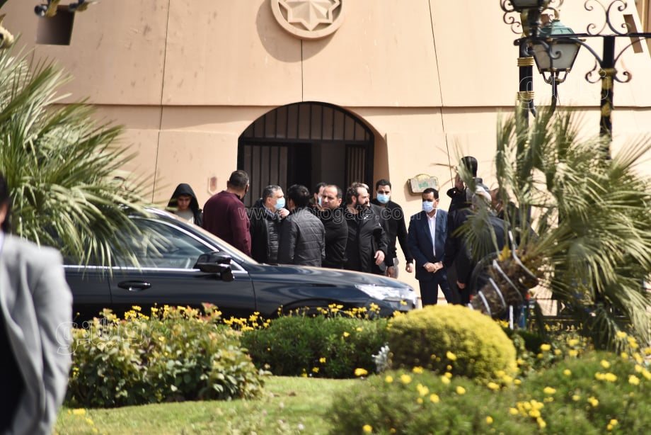 المئات يشاركون في صلاة الجنازة على أنيسة حسونة بمسجد الشرطة (15)