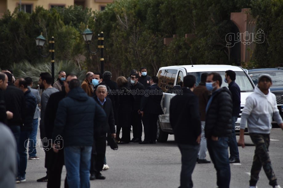 المئات يشاركون في صلاة الجنازة على أنيسة حسونة بمسجد الشرطة (16)