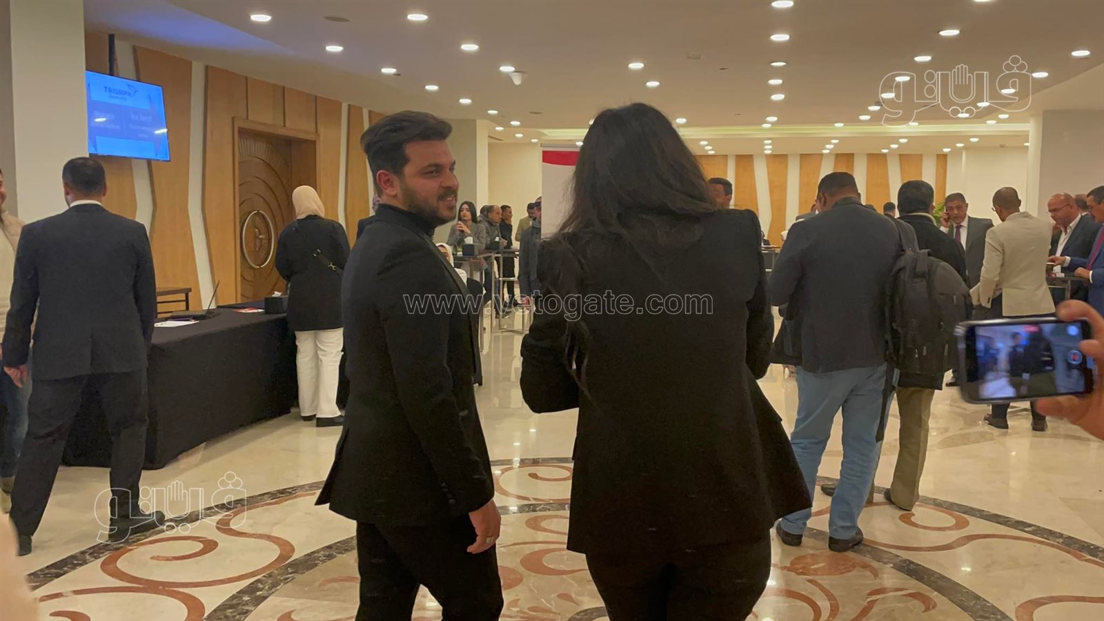 محمد رشاد وخطيبته يخطفان الأنظار في مؤتمر شارع أليف (2)