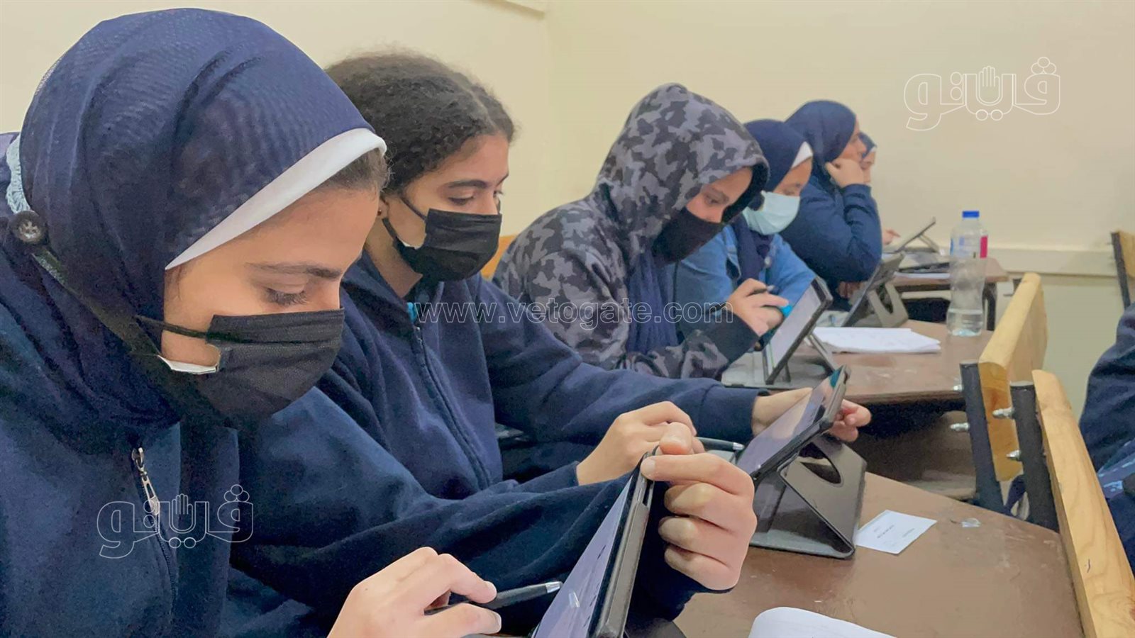 طالبات أولى ثانوي في العجوزة يؤدون الامتحان التجريبي على التابلت (7)