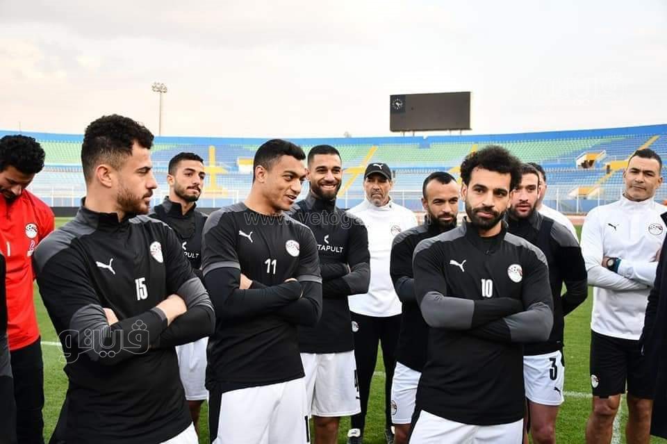 وزير الرياضة مع المنتخب (8)