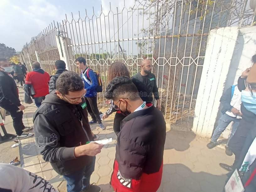 توافد الجماهير إلى استاد القاهرة لحضور مباراة مصر والسنغال (1)