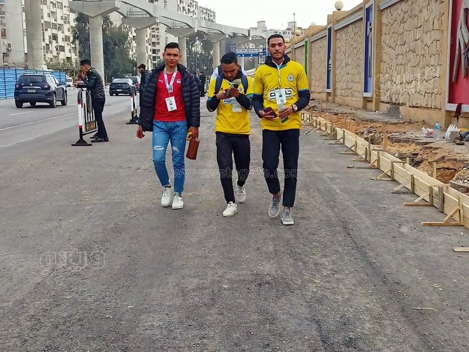 توافد الجماهير إلى استاد القاهرة لحضور مباراة مصر والسنغال (11)