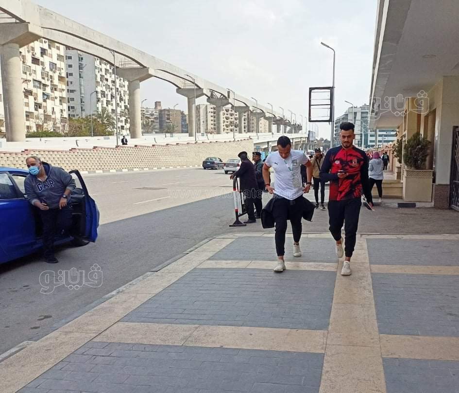 توافد الجماهير إلى استاد القاهرة لحضور مباراة مصر والسنغال (15)