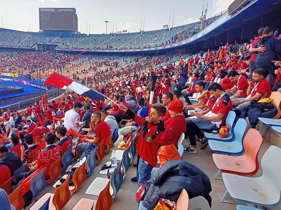 احتشاد الجماهير المصرية باستاد القاهرة قبل مواجهة السنغال (1)