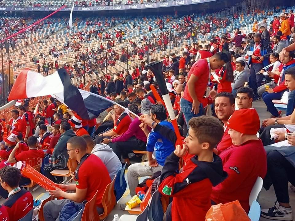 احتشاد الجماهير المصرية باستاد القاهرة قبل مواجهة السنغال (6)
