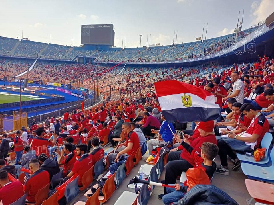 احتشاد الجماهير المصرية باستاد القاهرة قبل مواجهة السنغال (8)