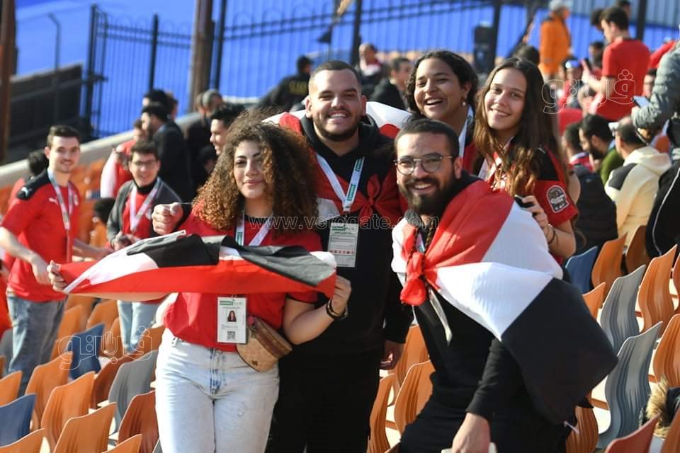 الجميلات يخطفن الأنظار بمدرجات استاد القاهرة (1)