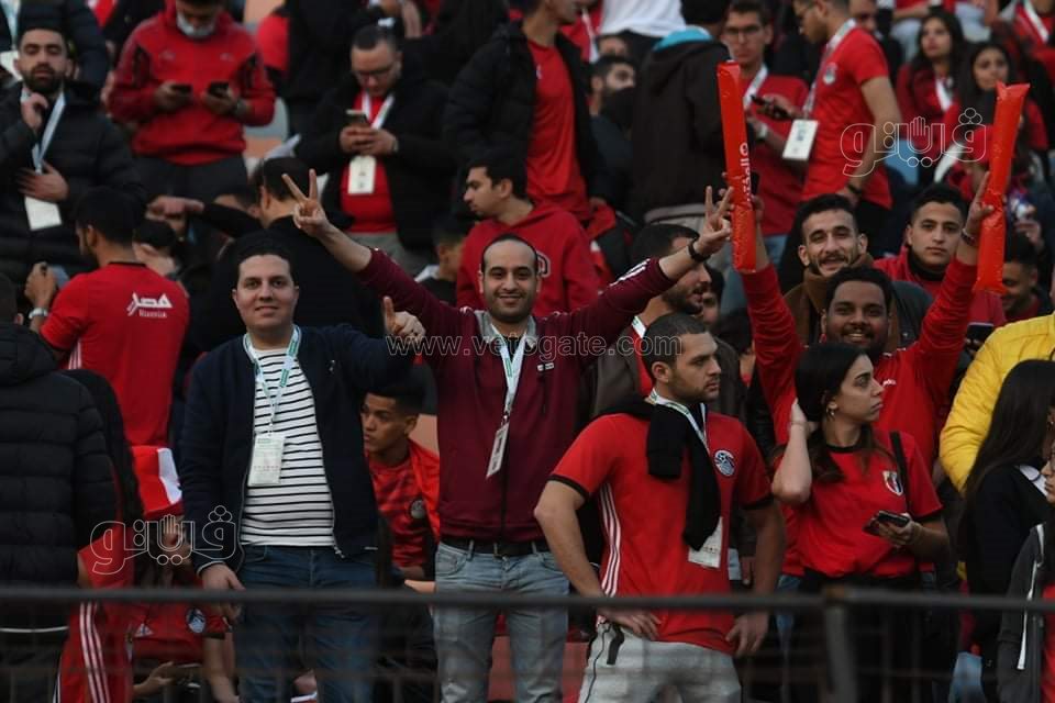 الجميلات يخطفن الأنظار بمدرجات استاد القاهرة (3)