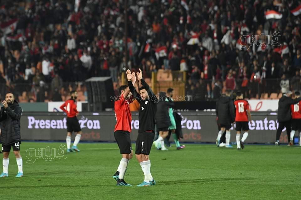 حزن محمد صلاح وفرحة الشناوي والحضري.. مشاهد بعد لقاء مصر والسنغال (12)