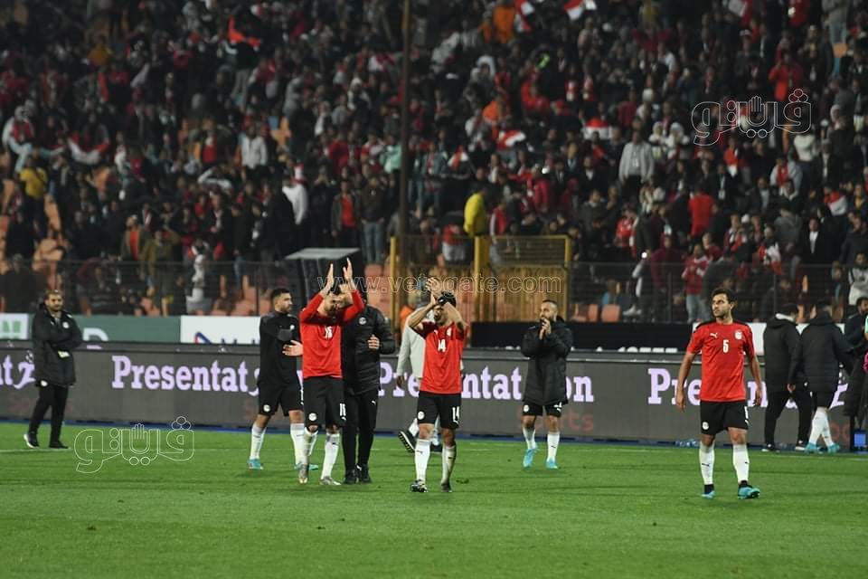 حزن محمد صلاح وفرحة الشناوي والحضري.. مشاهد بعد لقاء مصر والسنغال (13)