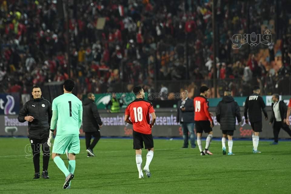 حزن محمد صلاح وفرحة الشناوي والحضري.. مشاهد بعد لقاء مصر والسنغال (23)