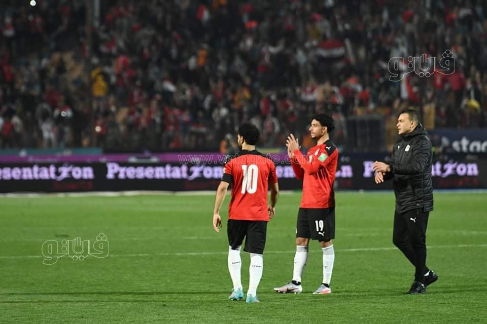 حزن محمد صلاح وفرحة الشناوي والحضري.. مشاهد بعد لقاء مصر والسنغال (31)