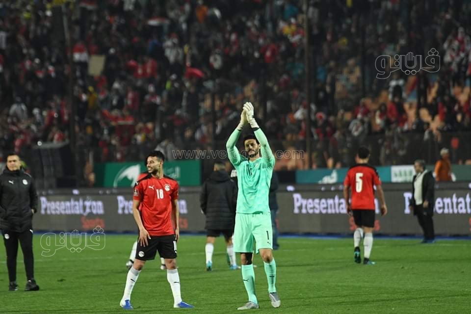حزن محمد صلاح وفرحة الشناوي والحضري.. مشاهد بعد لقاء مصر والسنغال (34)