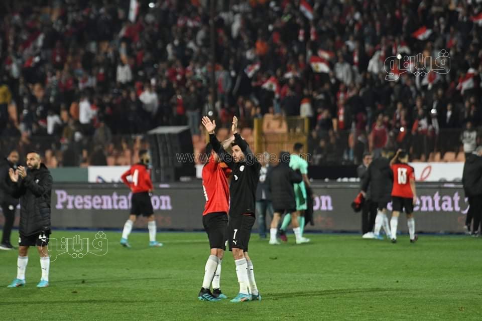 حزن محمد صلاح وفرحة الشناوي والحضري.. مشاهد بعد لقاء مصر والسنغال (38)