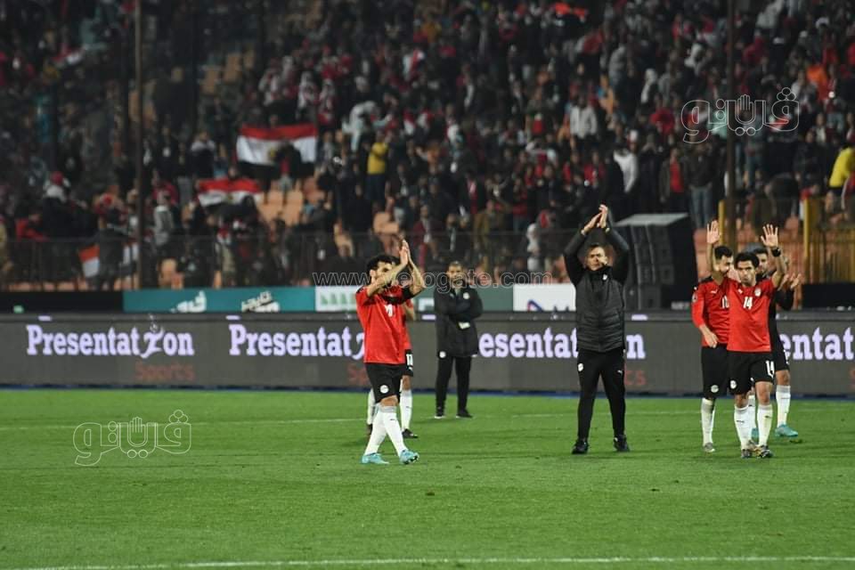حزن محمد صلاح وفرحة الشناوي والحضري.. مشاهد بعد لقاء مصر والسنغال (47)