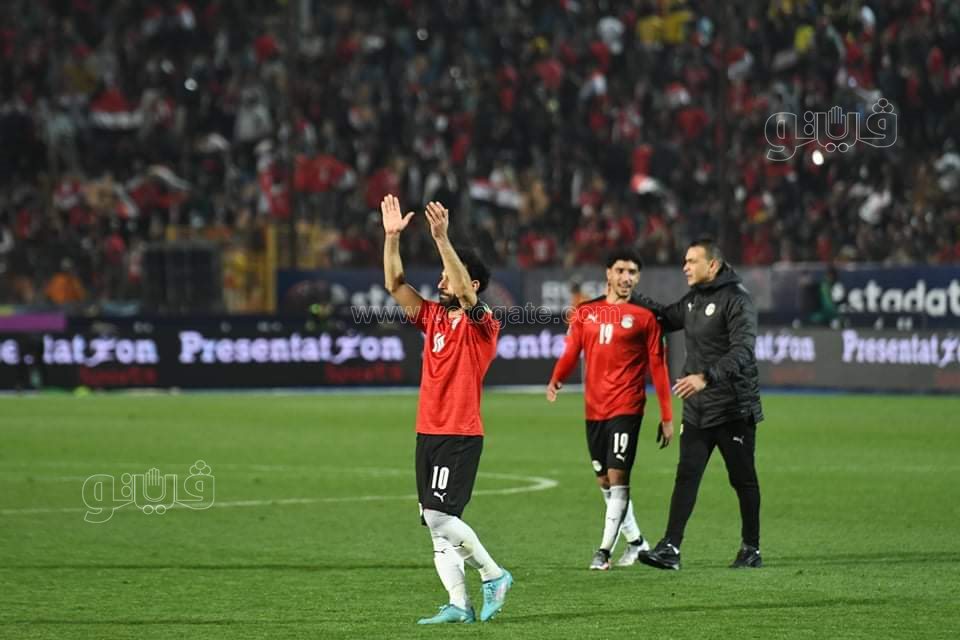 حزن محمد صلاح وفرحة الشناوي والحضري.. مشاهد بعد لقاء مصر والسنغال (57)