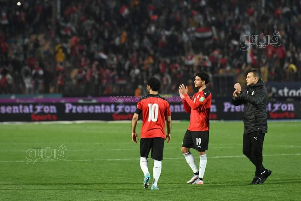 حزن محمد صلاح وفرحة الشناوي والحضري.. مشاهد بعد لقاء مصر والسنغال (70)