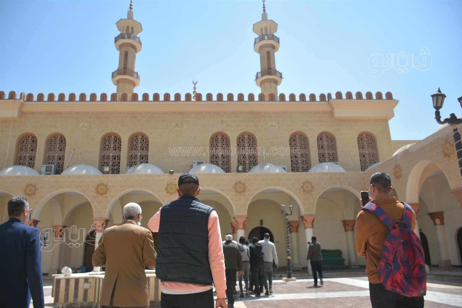 لحظة وصول جثمان أحمد حلاوة للمجمع الإسلامي بالشيخ زايد (12)