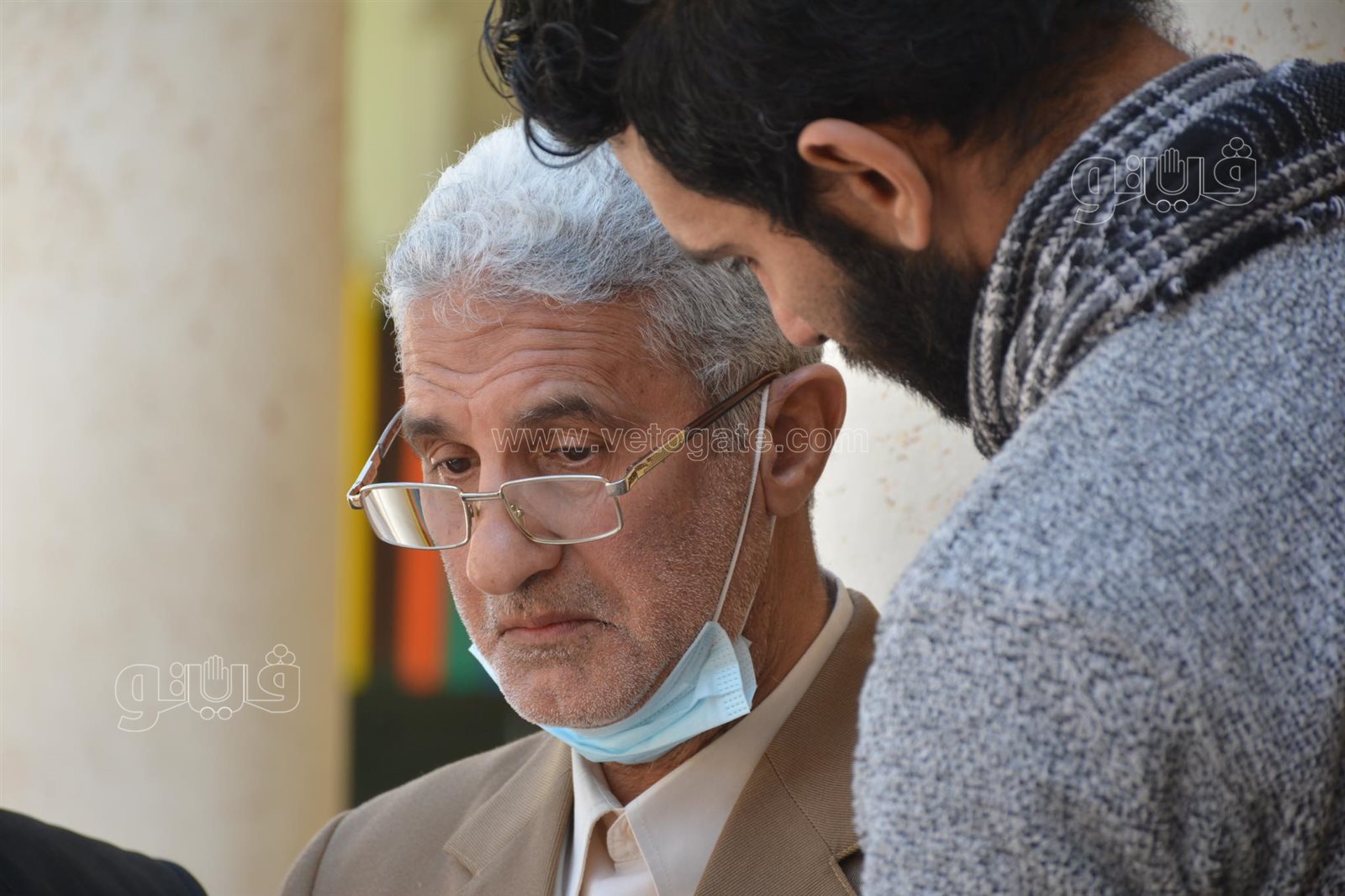 الحزن يسيطر على شقيق أحمد حلاوة فور وصول الجثمان استعدادا لتشييعه (8)