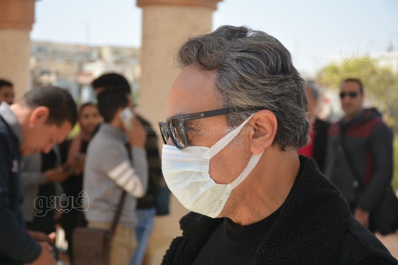 أشرف زكي ونهال عنبر وعصام السقا في جنازة أحمد حلاوة (5)