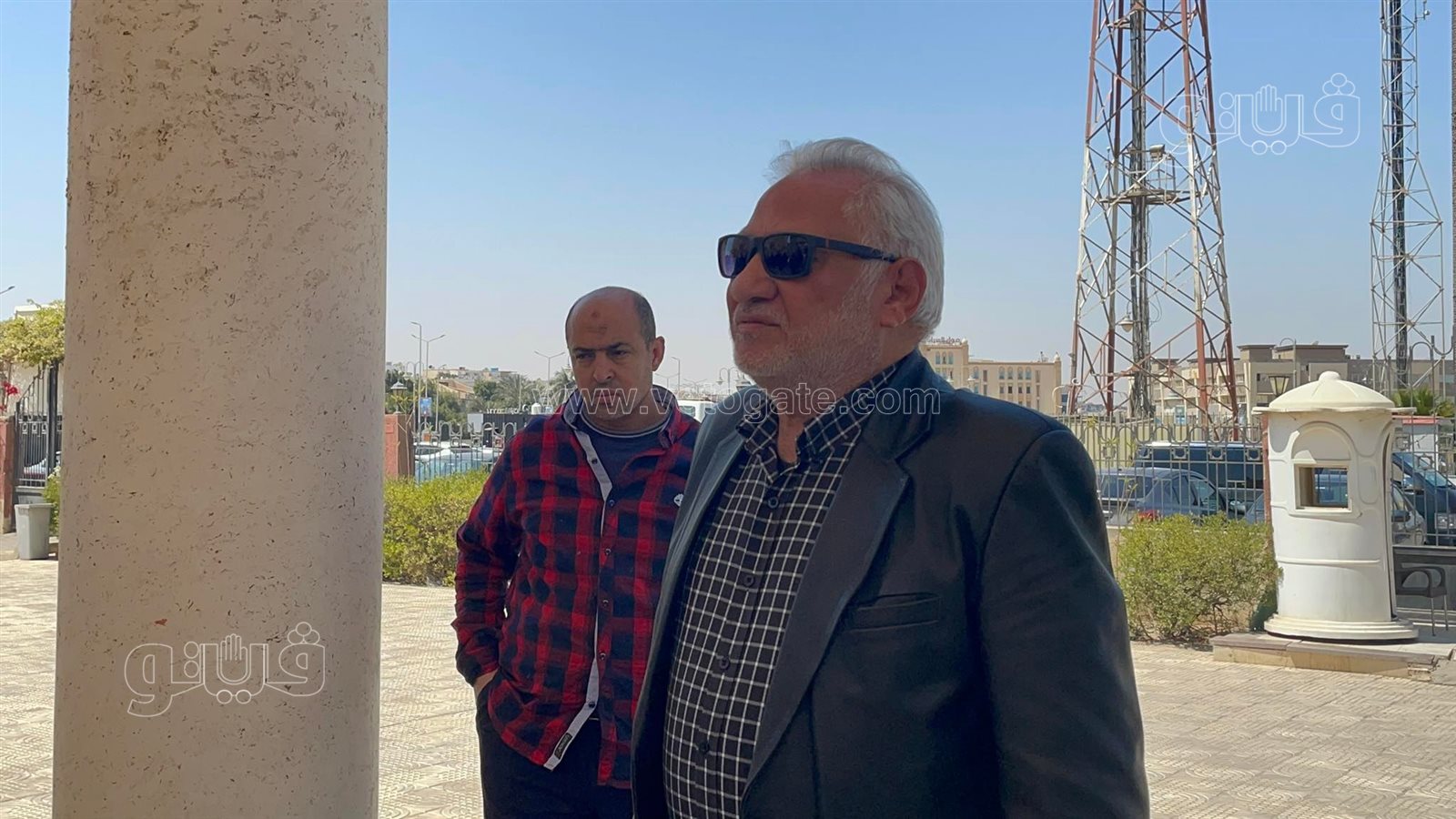 أشرف زكي ونهال عنبر وعصام السقا في جنازة أحمد حلاوة (6)