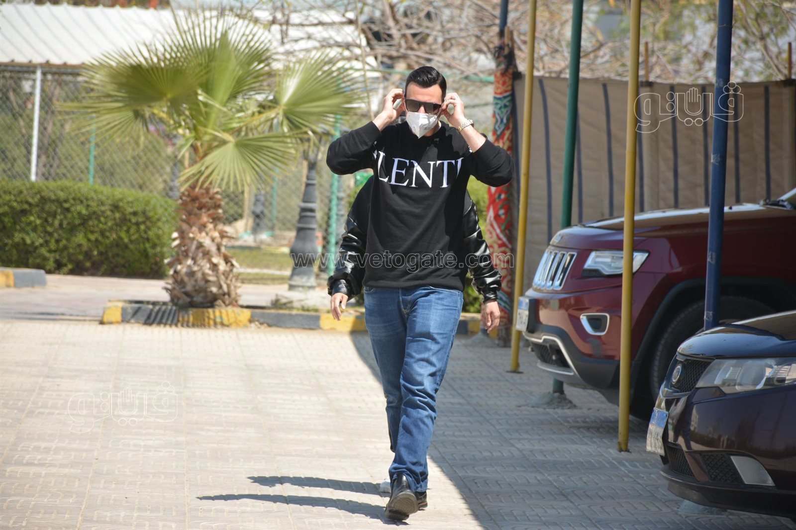 دنيا سمير غانم ورامي رضوان يشاركان في جنازة أحمد حلاوة (5)