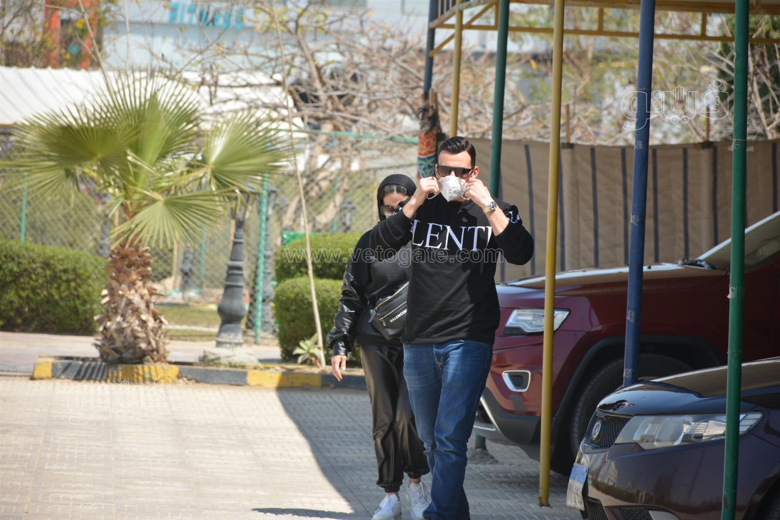 دنيا سمير غانم ورامي رضوان يشاركان في جنازة أحمد حلاوة (7)