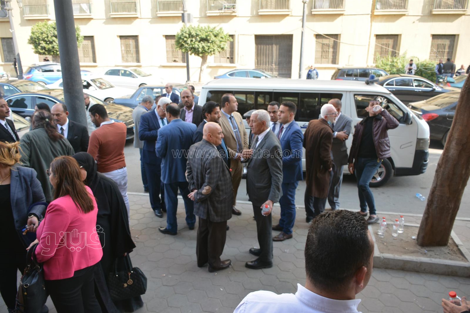 صلاة الجنازة على الراحل رجائي عطية بمسجد عمر مكرم (1)